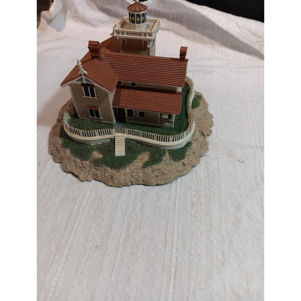 1993 Danbury Mint East Brother Lighthouse Richmond California Retired EUC